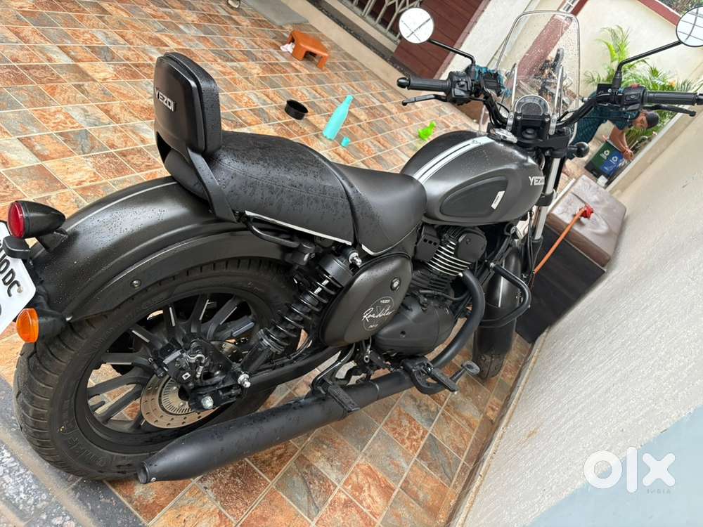 Brand new showroom condition only for 4 months old