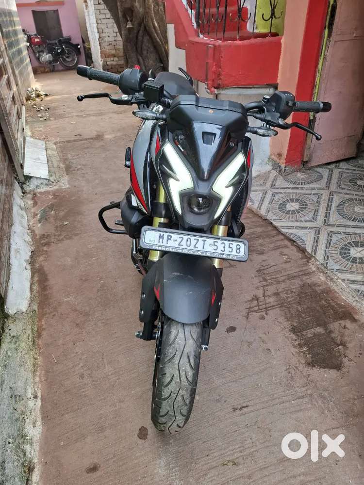 New bajaj pulsar ns400z 10 months old