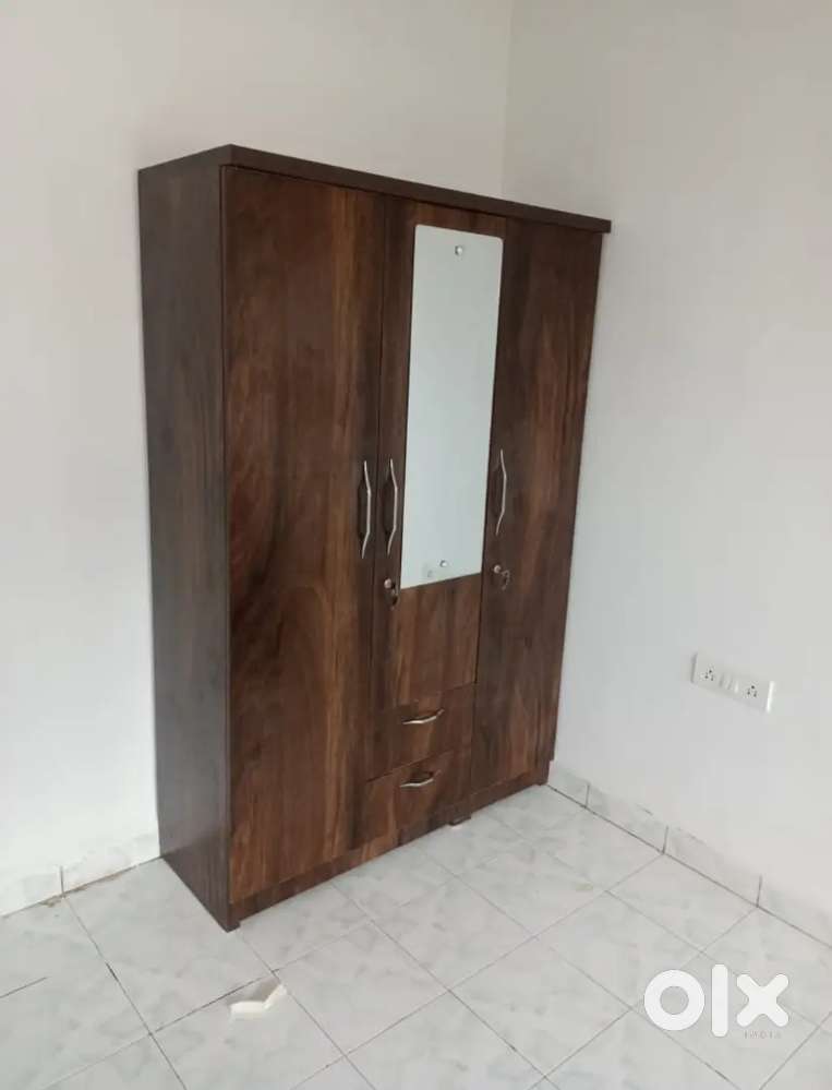 3 Door wardrobe new brand directly from factory