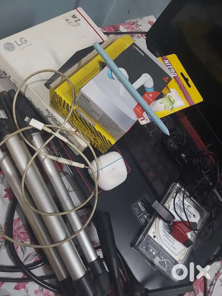 Samsung s pen, laptop mobile, hardisk ,lighting cable apple,earbud,pod