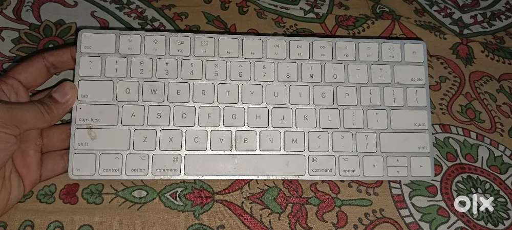Apple wireless magic keyboard