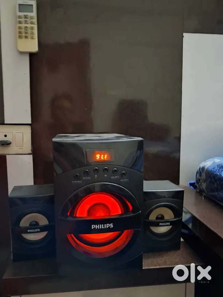 Phillips Music system FM/USB/SD CARD