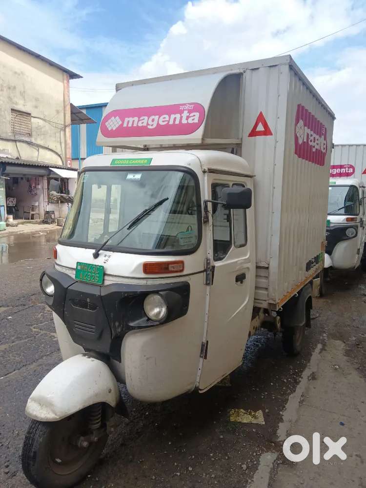 Three wheeler tempo