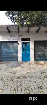 Shop hotel ya residency kuch bhe banasakte hai main road par hai