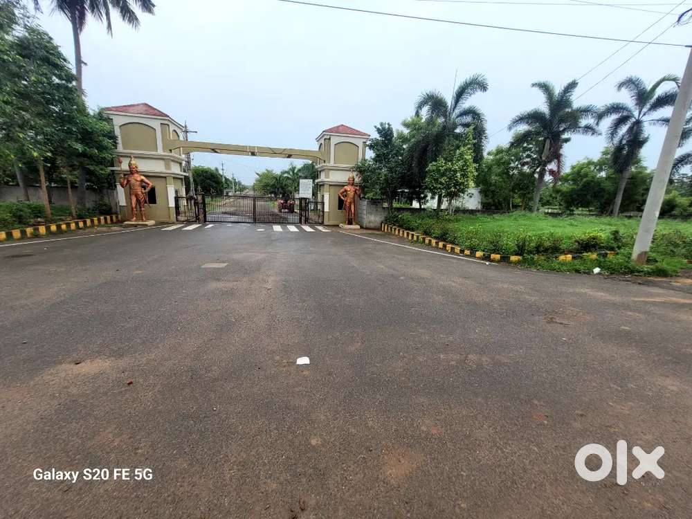 Private land 13000/- per sq yard