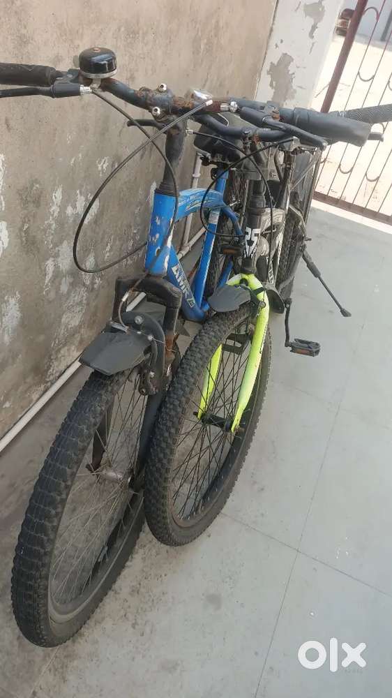 2cycles around 13to15 age and good condition boys and girls cycle