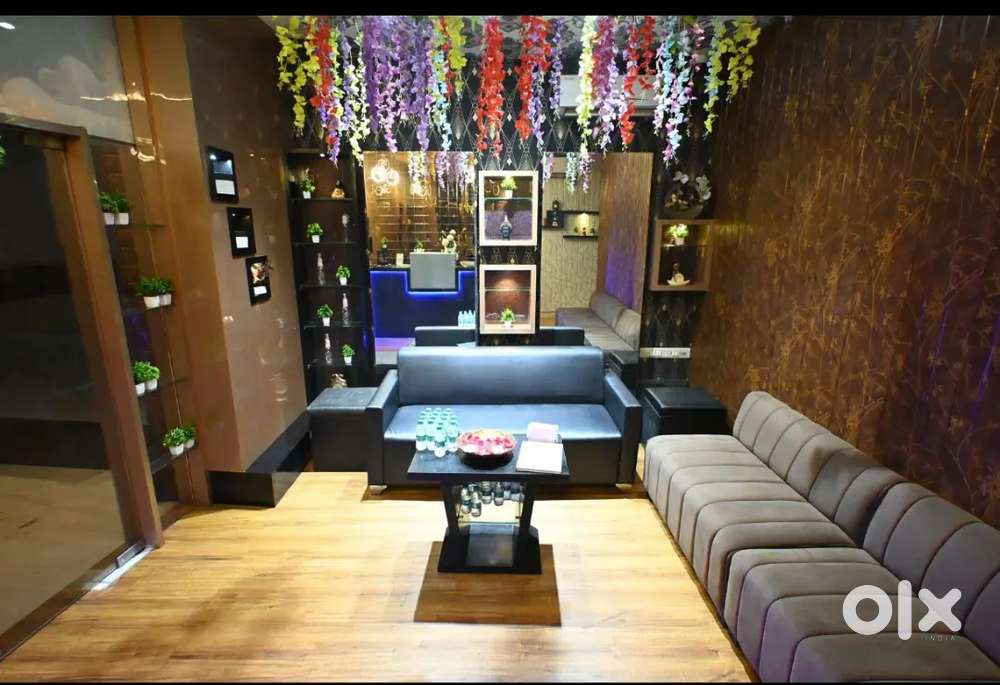 Girls required for Spa & Saloon at Preet Vihar