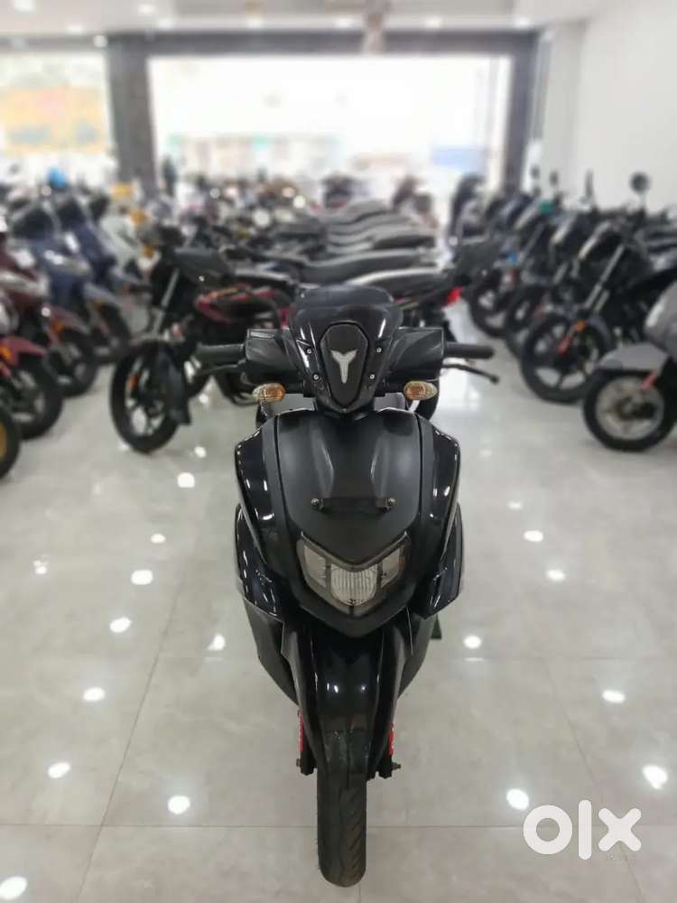YAMAHA-RAYZR 125