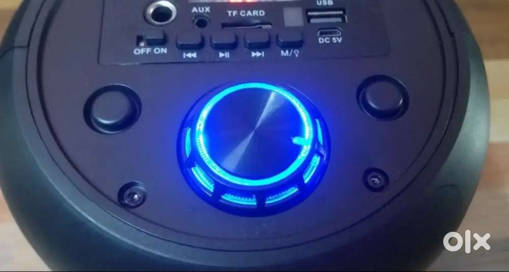 EXCELLENT ENERGETIC DYNAMIC BASS BLUETOOTH SPEAKER, MIC,1.5FT NEW BOX