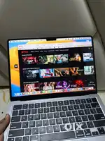 Macbook m2 8Gb 256Gb 10/10 condition