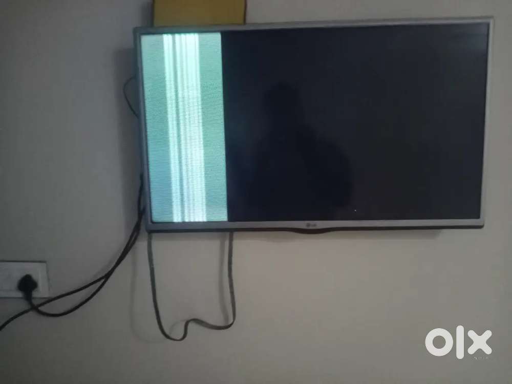 LG TV (32) in Black colour