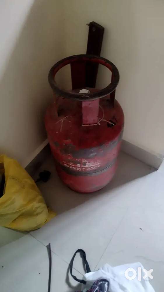 Surya gas stove with cylinder