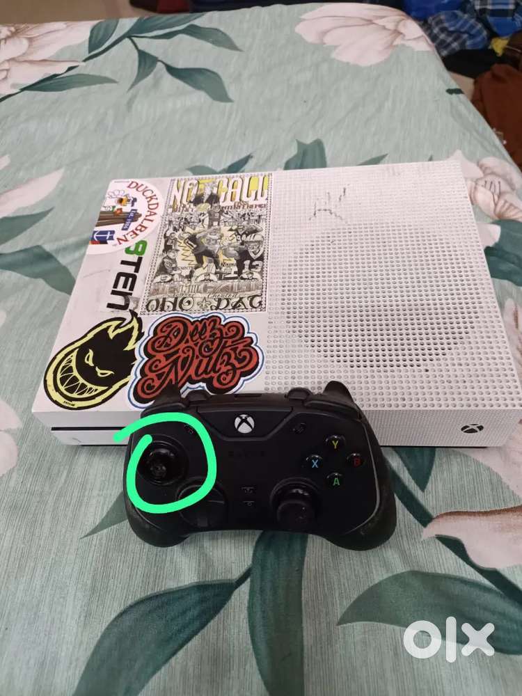 X box one s with one controller and froza cd