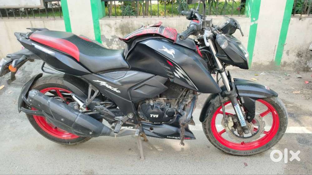 TVS APACHE RTR, 4V Dual Disc,  4 Billion edition