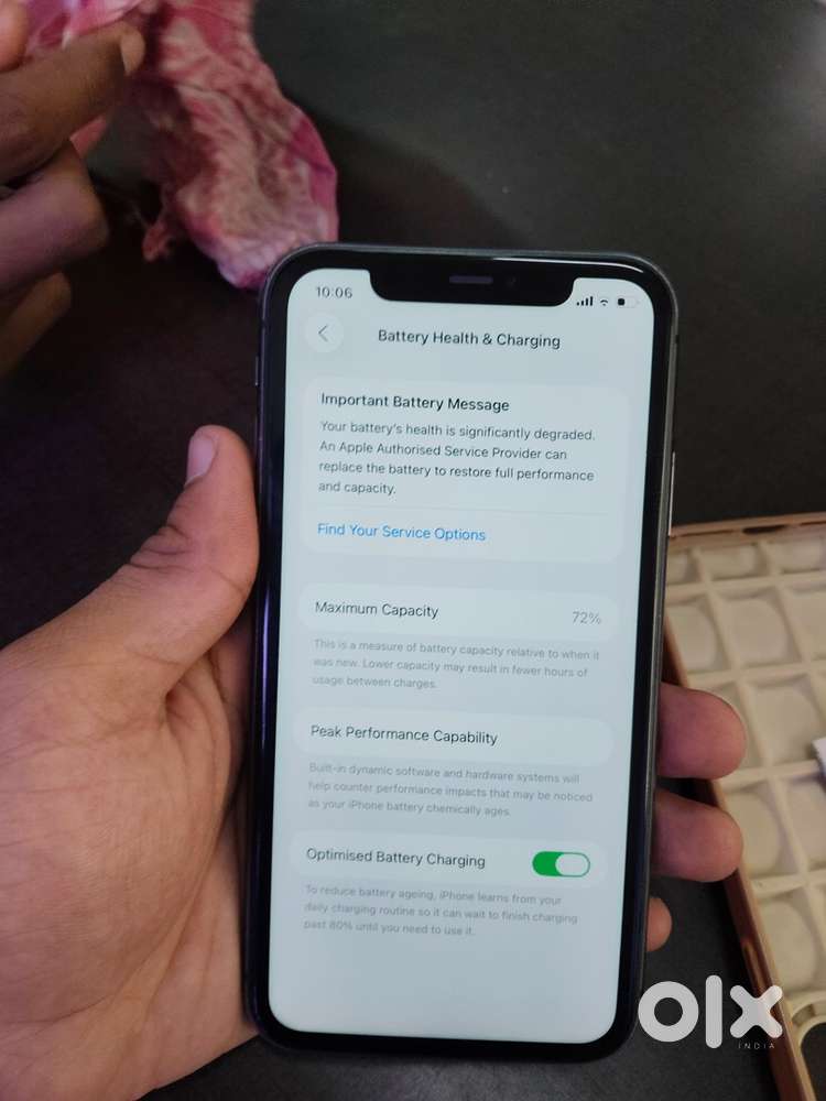 I phone 11 64 gb super condition battery 72