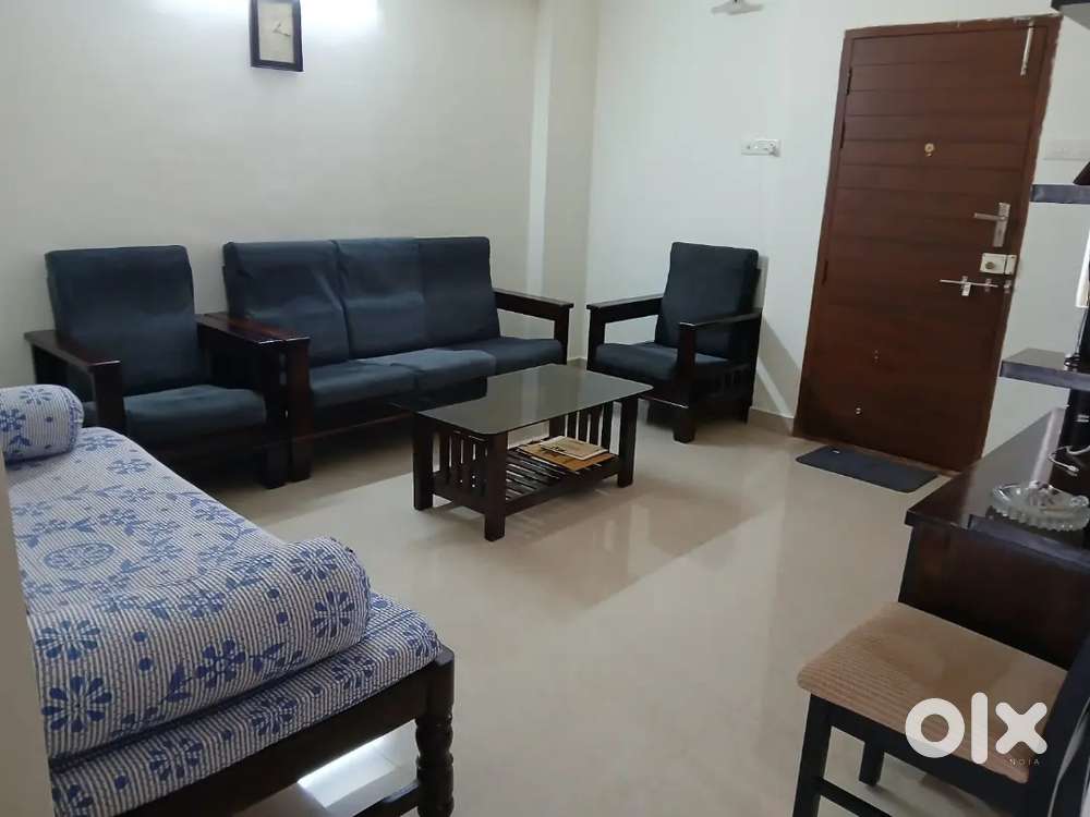 2bhk with kitchen trolley