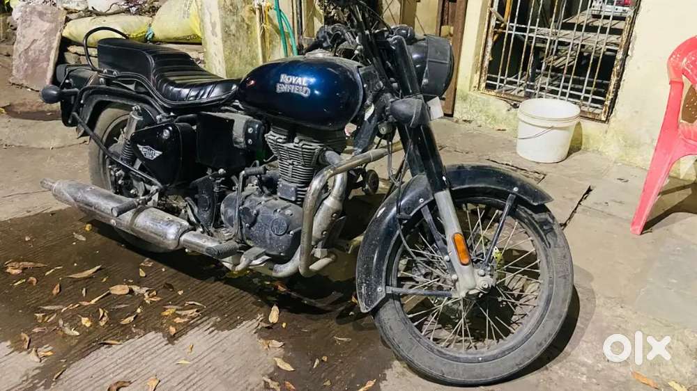 Royal blue colour 2021 mp 09 mujhe car lena hai first owner