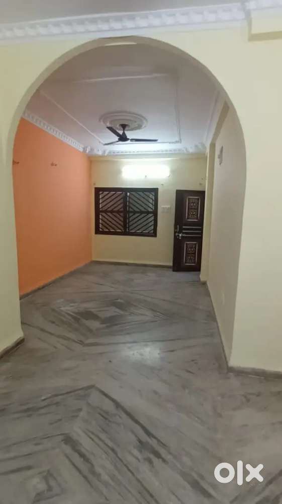 2 bhk flat semi furnished in trilanga colony
