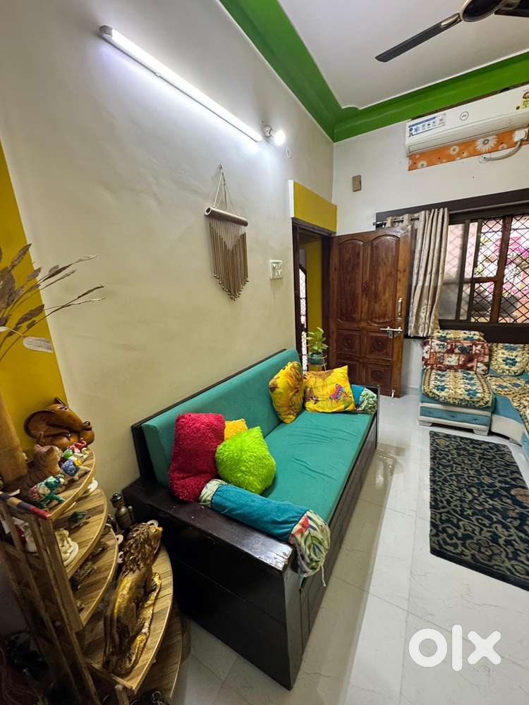 9 seater sofa set with centre table, pillow,cover and queen size sofa