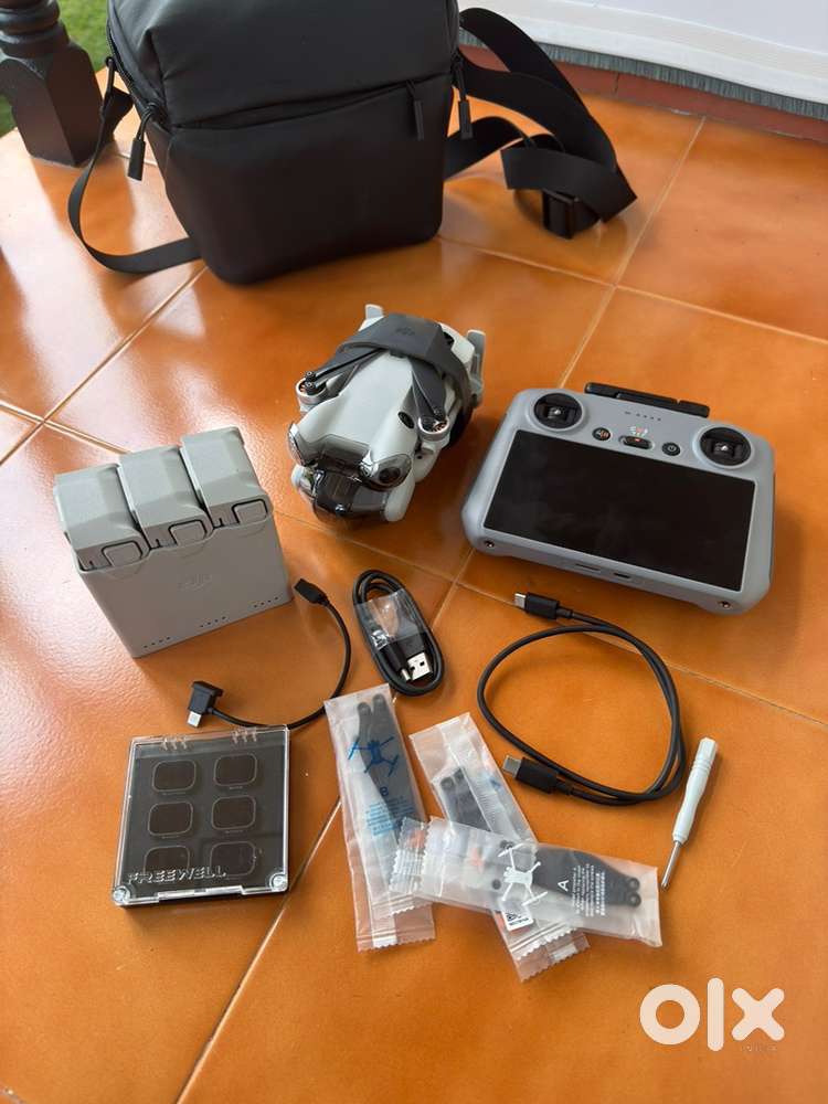 DJI Mini 4 Pro Fly More Combo – Excellent Condition, Less Used