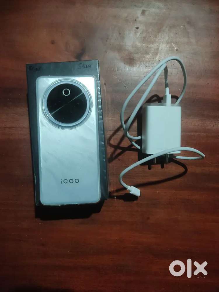Iqoo z10  8 gb ram 128 gb storage One day used