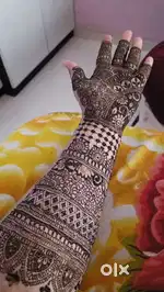 Professional mehndi artist