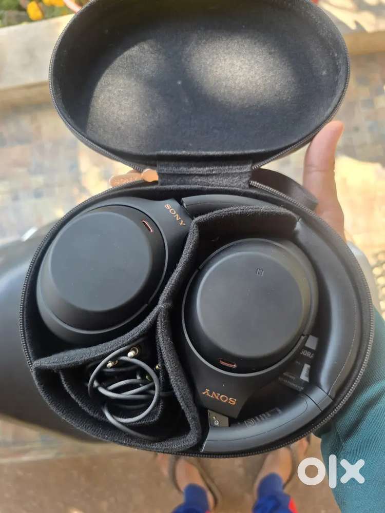 Sony xm4 headphones