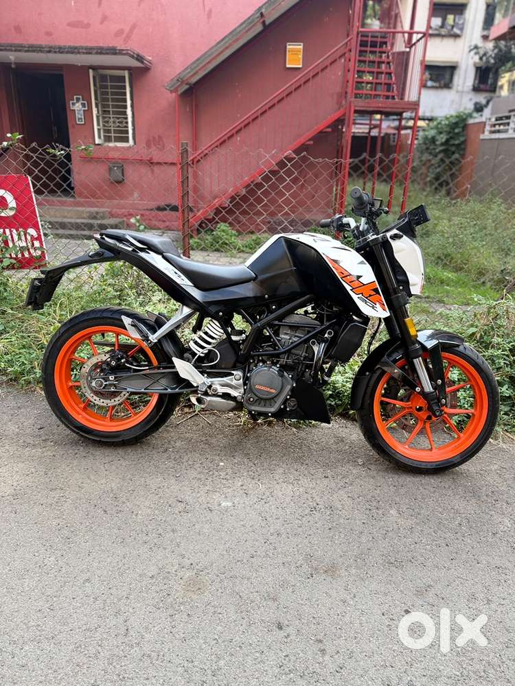 Offering Ktm Duke 200 ABS in pune
