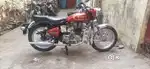 ओल्ड मॉडल बुलेट है फुल मेंटेन है कोई काम नही है 2001 मॉडल है