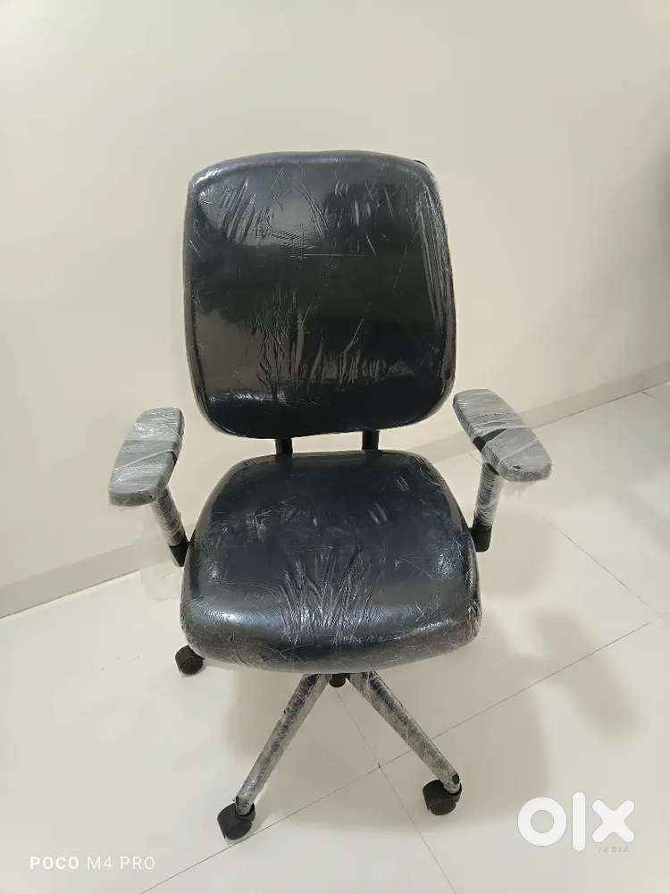 New Godrej Interio Rolling Chair