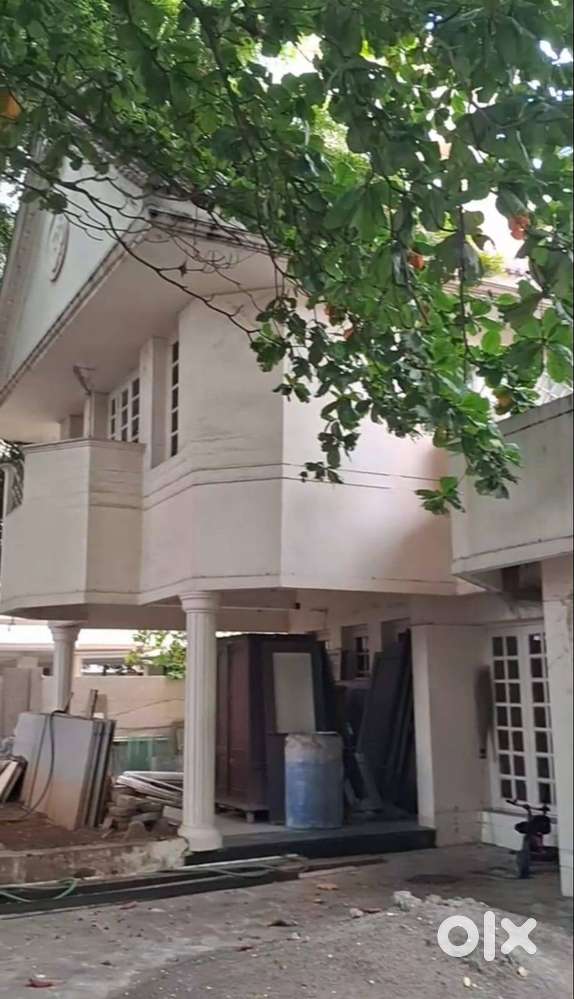 Independent House Bangalow