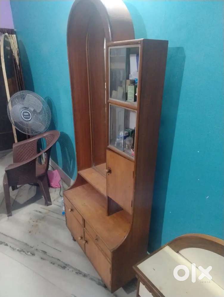 Dressing table