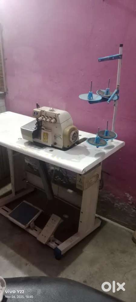 4 theards machine owerlock  a one condition