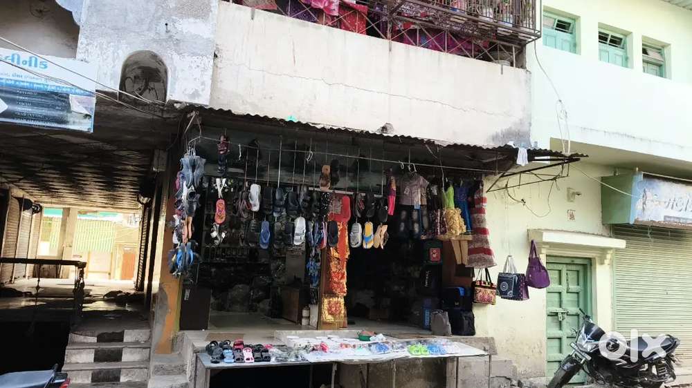 Junagadh..kadiyawad sak market..men bazar..mein road per