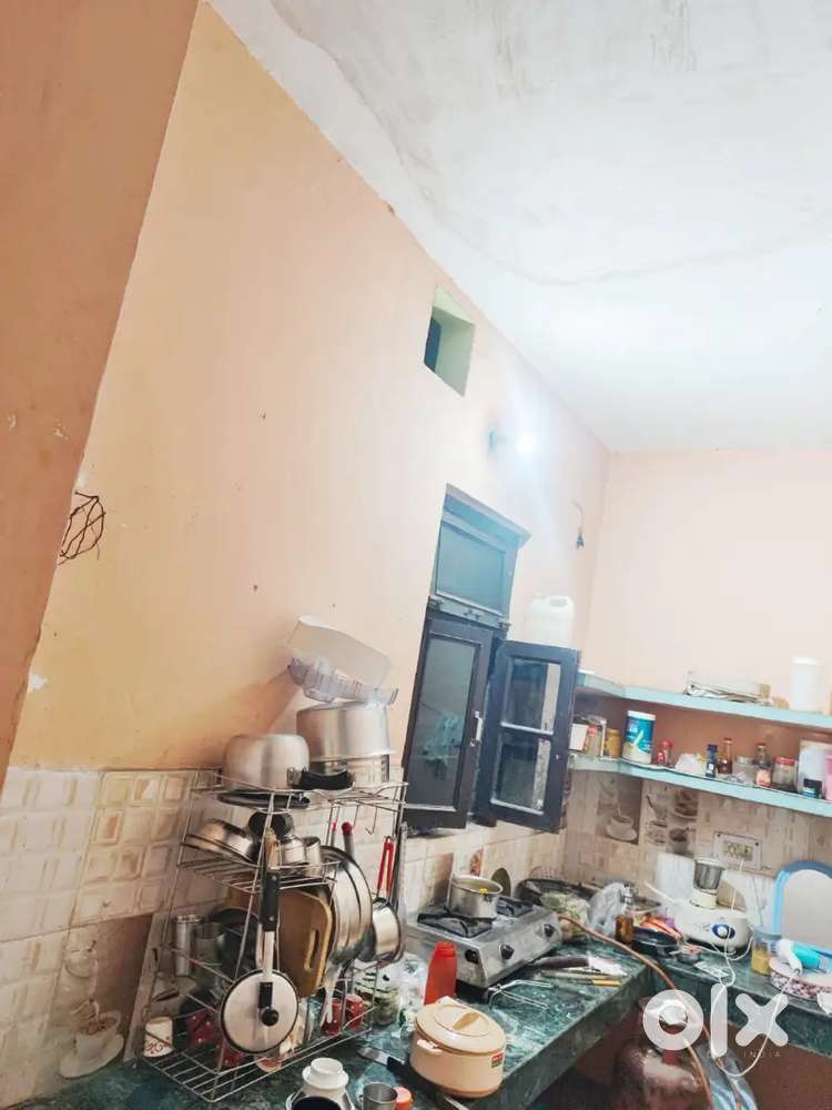 Looking for roommate