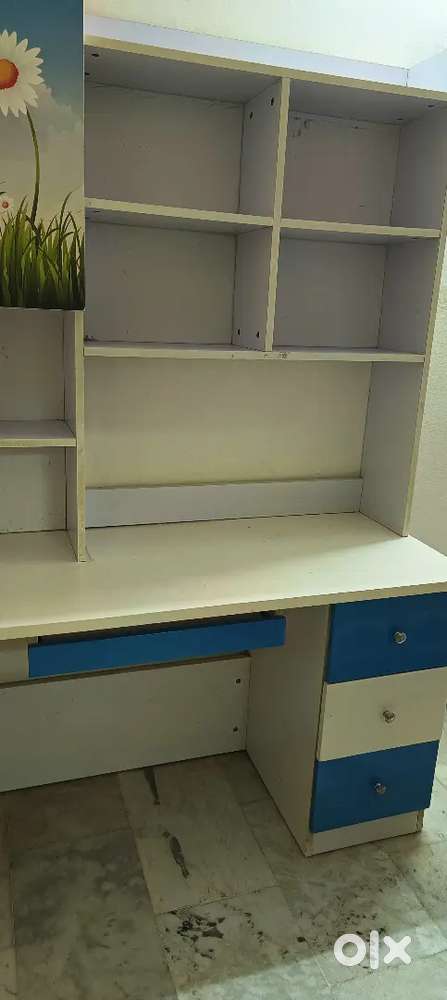 Looking for Flat mate