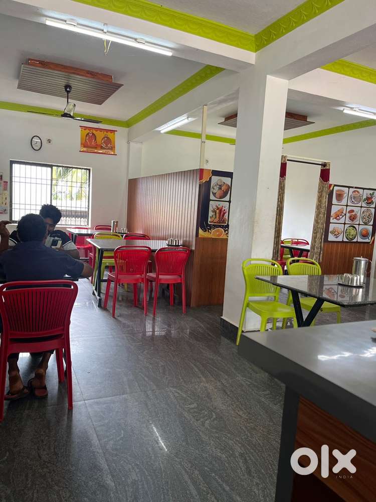 Waiter for veg hotel