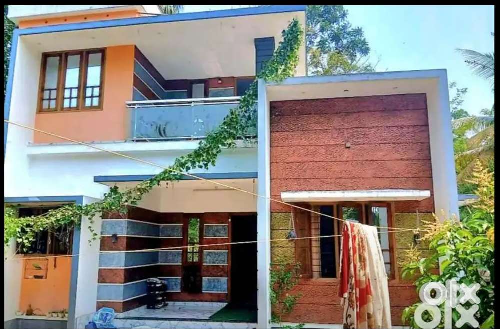 ചേർത്തല അരീപ്പറമ്പ് ജംഗ്ഷന് സമീപം