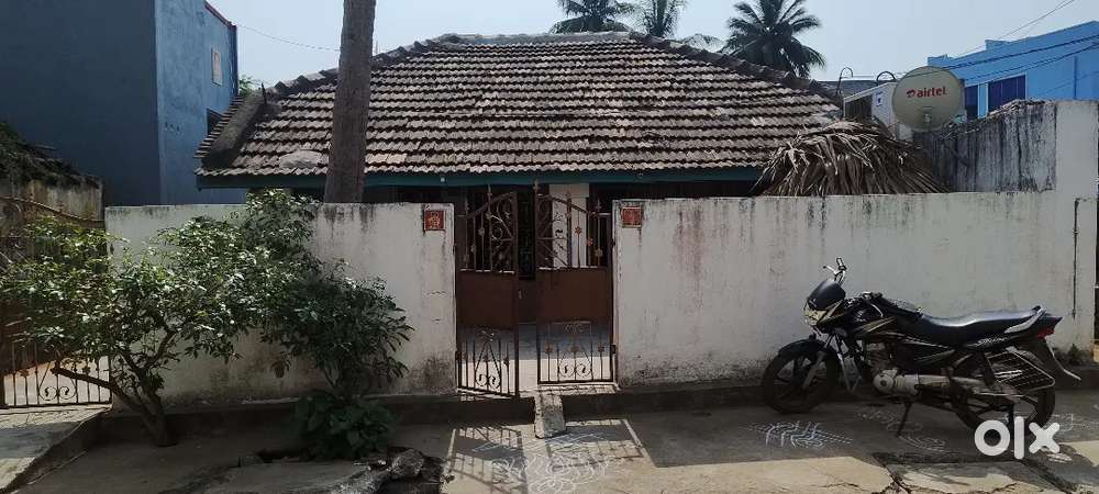 276 sq.yards semi commercial site with tiled house