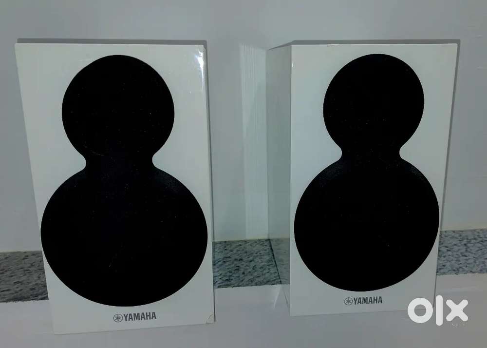 Yamaha bookshelf speakers