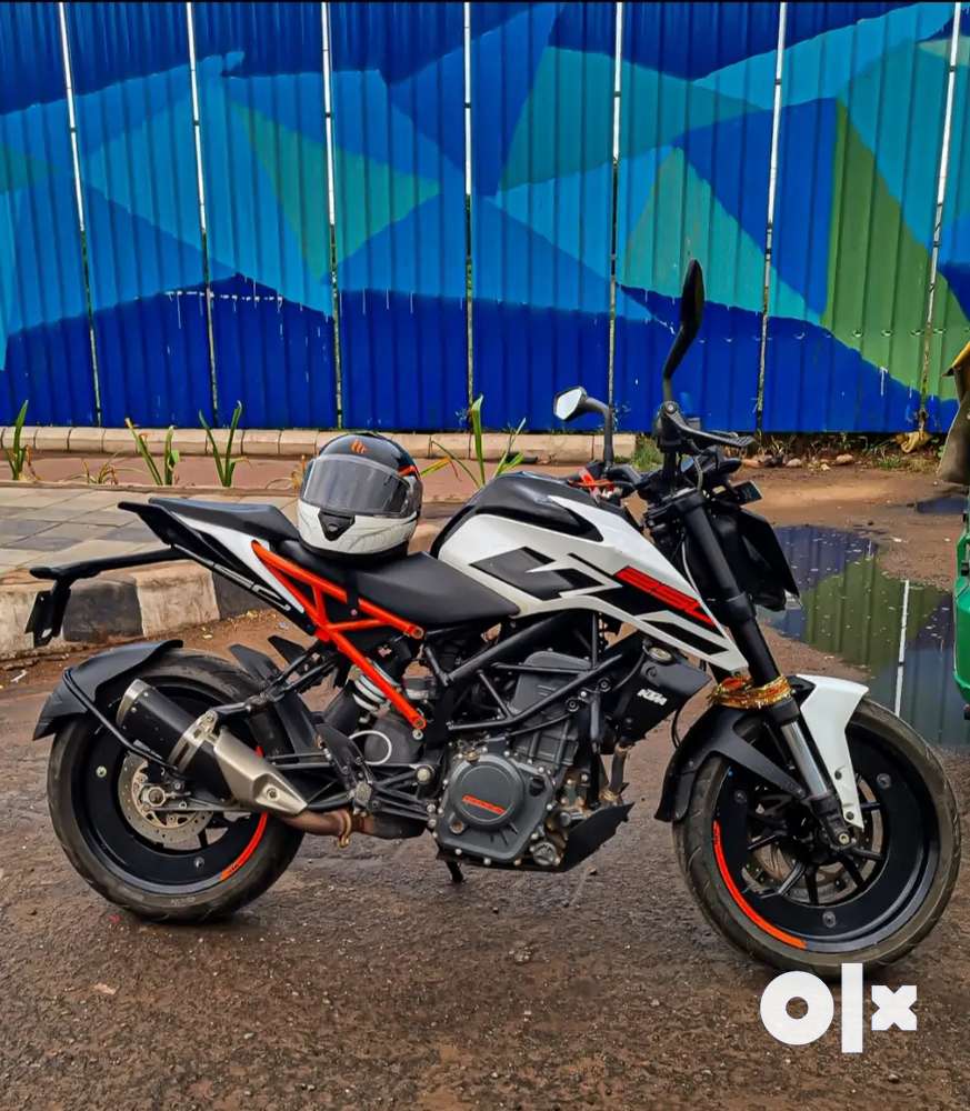 KTM DUKE 250 bs4 in excellent condition