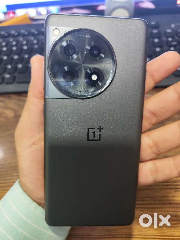 One plus 12r.   8/120