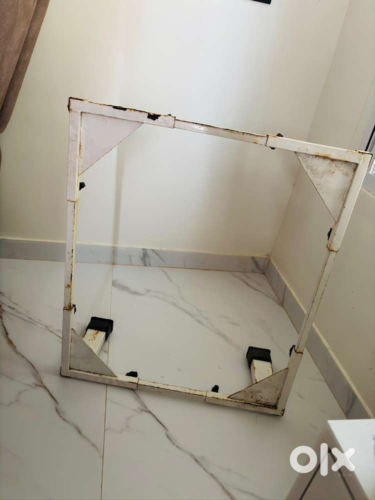 Washing machine/fridge stand