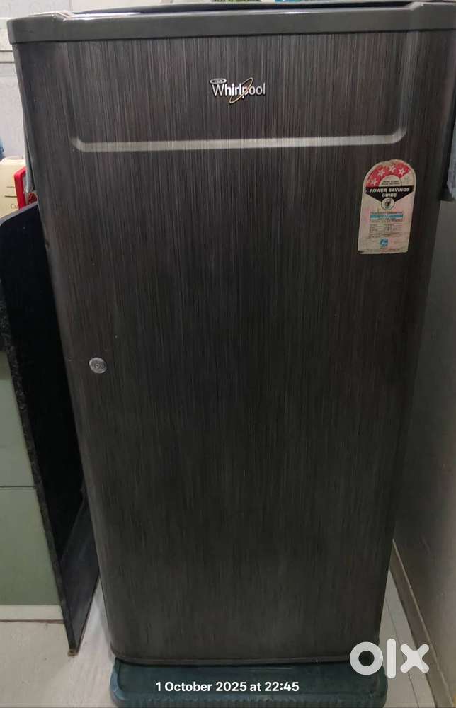 3500 New condition fridge Negotiable