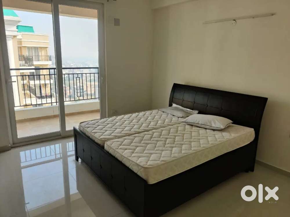 4 plus 1 BHK Modular kitchenAmbika La PARISIAN Society. Sector 66B,