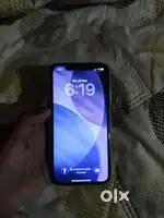 Iphone 11 128 gb good condition back pannel broken