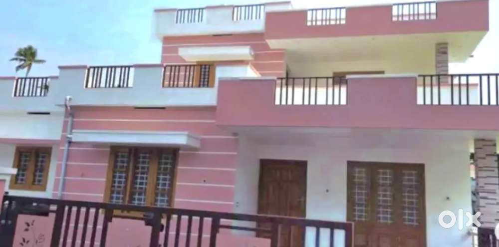 House near Court Junction  1 km 3 BHK