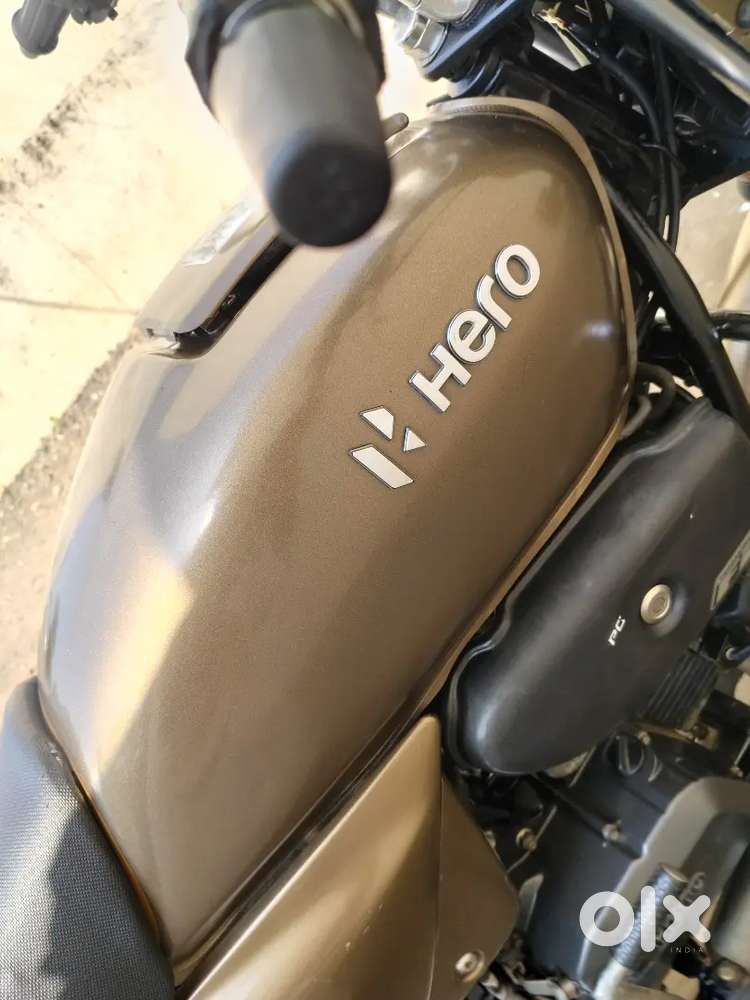 Hero splendor plus Gold black colour