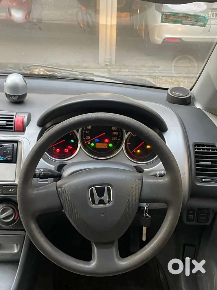 Honda City 2005 Petrol repasing done 2030 113500 Km well maintained