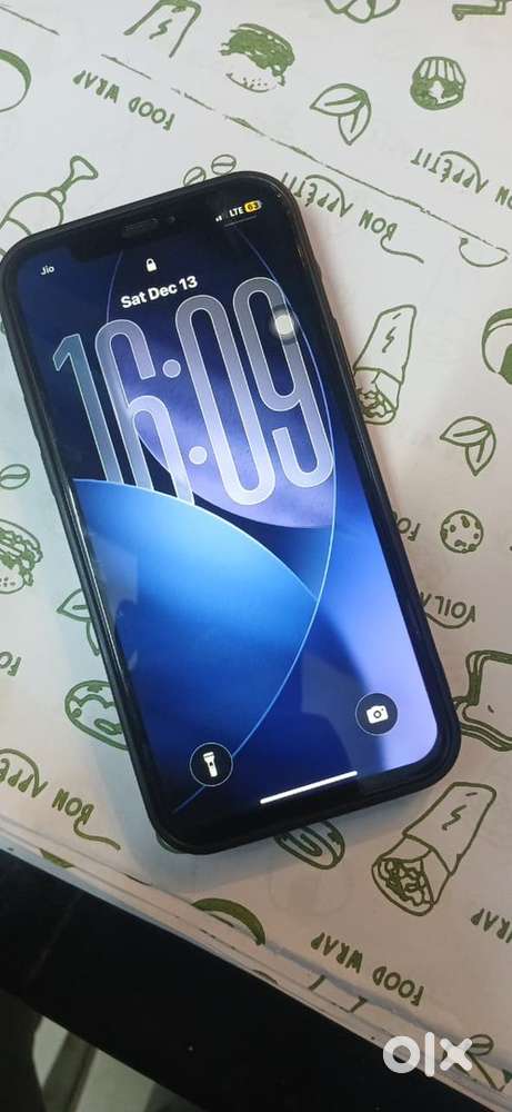 I phone 12  5g 64 gb white in mint condition